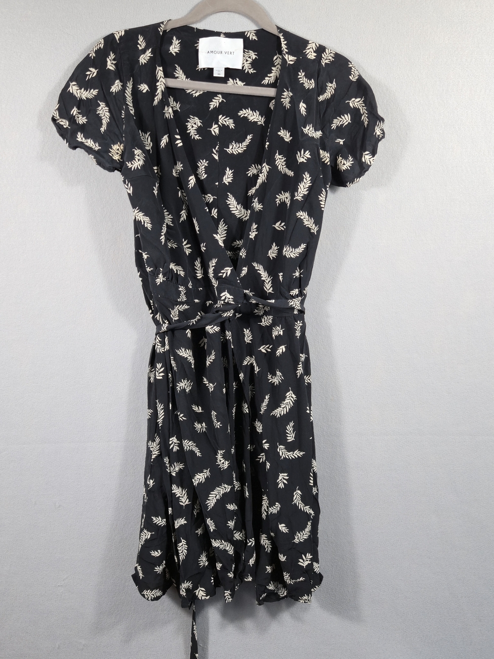 Amour Vert 100% Silk Wrap Dress Black Botanical Leaf